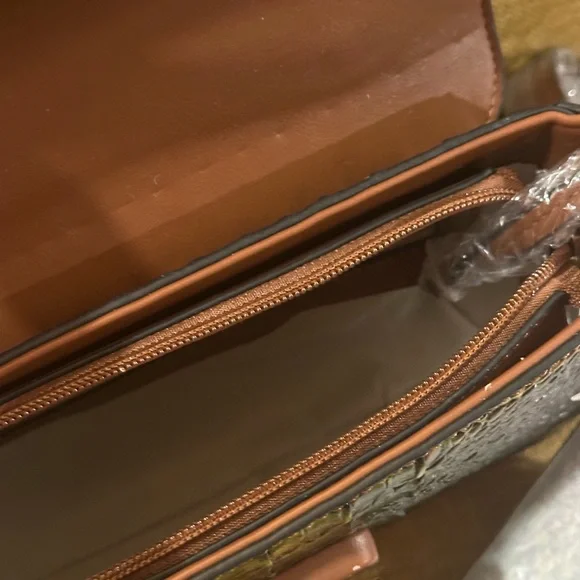 Chic Green Crocodile Pattern Satchel - Picture 3 of 6